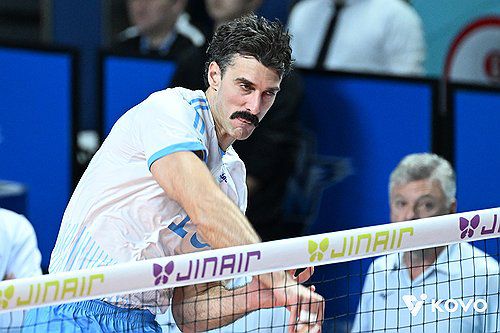 강스파이크 하는 대한항공 러셀(서울=연합뉴스) 4일 서울 중구 장충체육관에서 열린 2025-2026 프로배구 V리그 남자부 우리카드와 대한항공의 경기. 대한항공 러셀이 스파이크를 하고 있다. 2025.12.4[ 한국배구연맹 제공. 재판매 및 DB 금지] photo@yna.co.kr