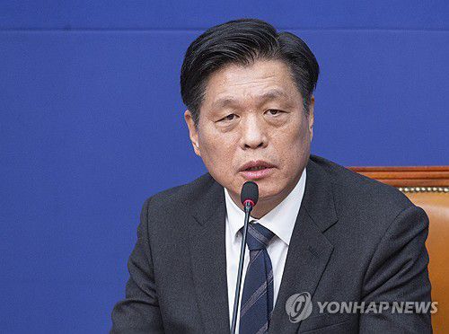 지방선거 기획단 연석회의에서 발언하는 조승래 기획단장(서울=연합뉴스) 황광모 기자 = 더불어민주당 지방선거 기획단장인 조승래 사무총장이 18일 국회에서 열린 시·도당 지방 선거기획단 연석회의에서 발언하고 있다.  2025.12.18 hkmpooh@yna.co.kr