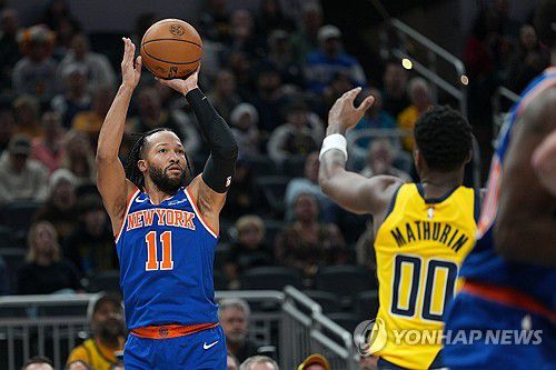제일런 브런슨(11번)의 슛[AP=연합뉴스]