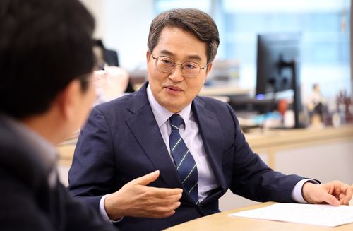 신년인터뷰하는 김동연 경기도지사[촬영 권준우]