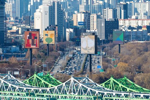국립현대미술관 도로 위 미술관올림픽대로 여의도∼노량진 구간 김포공항 방향 디지털존에 걸린 작품들. [국립현대미술관 제공. 재판매 및 DB 금지]