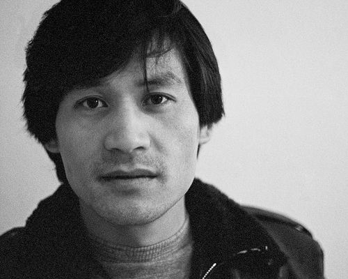 영화 '꼬방동네 사람들' 촬영장에서 안성기1982년 배창호 감독의 데뷔작 '꼬방동네 사람들' 촬영장에서 찍은 안성기의 모습. 구본창 작가가 친구인 배 감독의 촬영장을 방문했다가 찍었다. [구본창 작가 제공. 재판매 및 DB 금지]