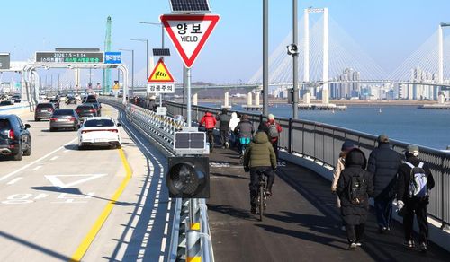 '개통 첫날' 지난 5일 제3연륙교[연합뉴스 자료사진]