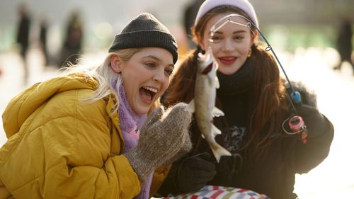 산천어 낚시하는 외국인 관광객[화천군 제공.재판매 및 DB 금지]