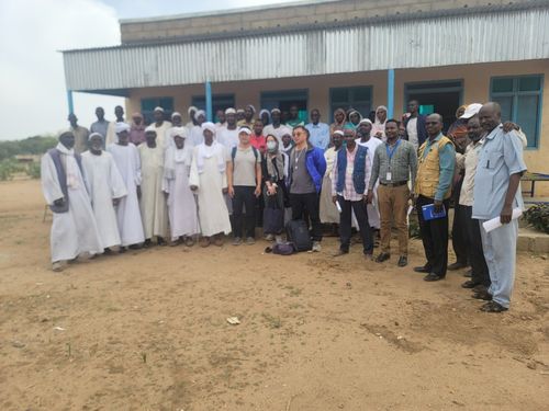 마을주민과 함께 기념 촬영[김영완 제공. 재판매 및 DB 금지]