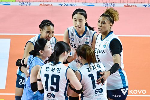 파이팅 외치는 GS칼텍스 선수들[한국배구연맹 제공. 재판매 및 DB 금지]