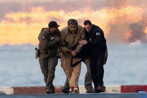 미국으로 압송되는 니콜라스 마두로 베네수엘라 대통령 [홍콩 SCMP 캡처. 재판매 및 DB 금지]