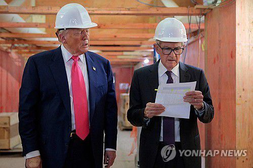 트럼프 대통령과 파월 의장[AFP 연합뉴스 자료사진. 재판매 및 DB 금지]