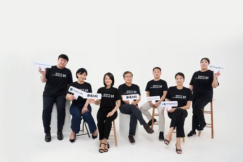 이순열(왼쪽서 3번째) 대표와 큐네스티가 투자한 기업 대표들[큐네스티 제공]