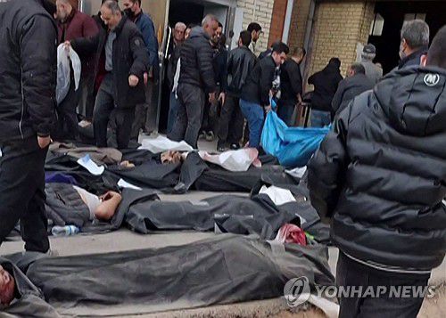 테헤란 카리자크 법의학 센터에 시신들이 놓여있는 모습을 촬영한 영상 캡처[AFP=연합뉴스. 재판매 및 DB 금지]