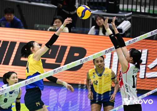 공격하는 현대건설의 양효진(왼쪽)[한국배구연맹 제공. 재판매 및 DB 금지]