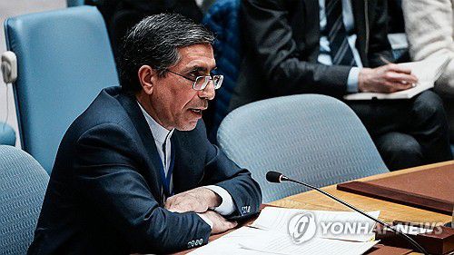 안보리 발언하는 다르지 이란 차석대사[뉴욕 로이터=연합뉴스. 재판매 및 DB 금지]