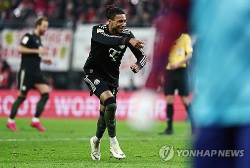 골세리머니를 펼치는 마이클 올리세[EPA=연합뉴스]