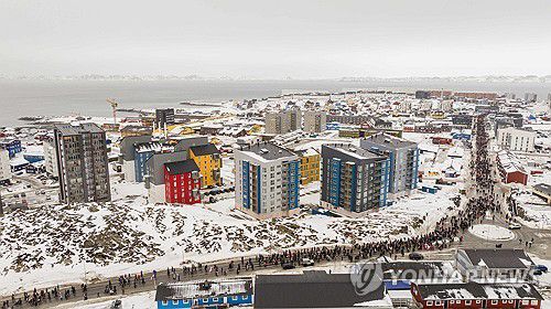 그린란드 수도 누크에서 미국에 항의하는 시위대[AFP 연합뉴스 자료사진. 재판매 및 DB 금지]