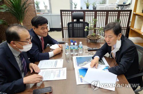 심규언 동해시장, 이철규 의원에 예산 확보 요청[연합뉴스 자료사진]