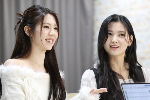 인터뷰하는 도드리(서울=연합뉴스) 강민지 기자 = 그룹 도드리의 나영주(왼쪽), 이송현이 지난 12일 서울 종로구 연합뉴스 사옥에서 인터뷰를 하고 있다. 2026.1.21 mjkang@yna.co.kr