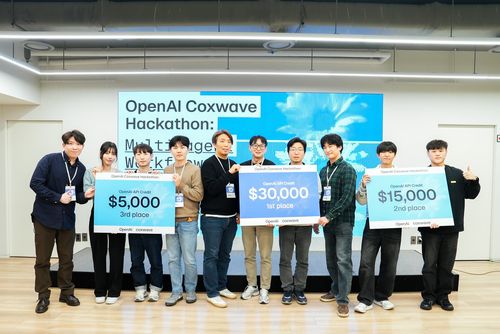 오픈AI 콕스웨이브 해커톤의 우승 3개팀 사진[콕스웨이브 제공. 재판매 및 DB 금지]
