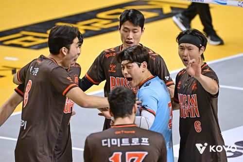 득점 후 기뻐하는 OK저축은행 선수들[한국배구연맹 제공. 재판매 및 DB 금지]