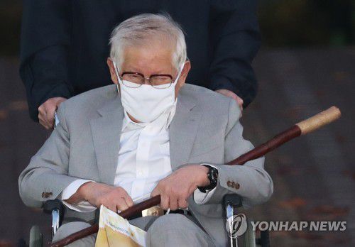 보석으로 석방되는 신천지 이만희 총회장[연합뉴스 자료사진]