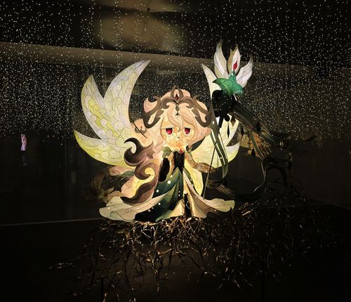 전통 등으로 엮어낸 쿠키런 캐릭터    (서울=연합뉴스) 김주환 기자 = 22일 서울 인사동 아라아트센터에서 열린 '쿠키런: 킹덤' 아트 컬래버 특별전 '위대한 왕국의 유산' 전시 공간에 전영일 전통 등 숙련기술 전승자가 게임 속 '세인트릴리 쿠키'를 테마로 만든 작품이 전시돼있다. 2026.1.22 jujuk@yna.co.kr