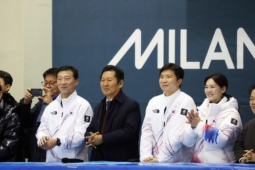 진천선수촌 방문한 정청래 민주당 대표(중앙)[대한체육회 제공. 재판매 및 DB 금지]