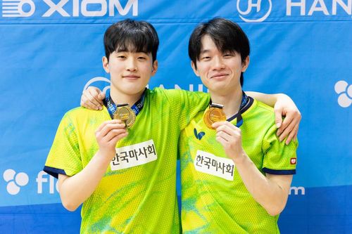 탁구 종합선수권 남자복식 우승을 차지한 우형규(오른쪽)과 최지욱[대한탁구협회 제공. 재판매 및 DB 금지]