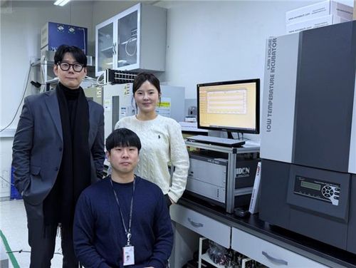 박정진 선임연구원(왼쪽부터), 곽진환 연구원, 이정화 연구원[KIST 제공. 재판매 및 DB 금지]