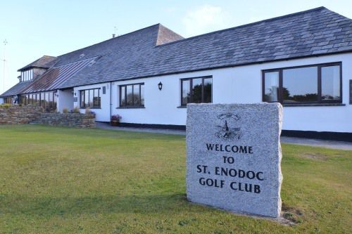 세인트에노독 클럽하우스.