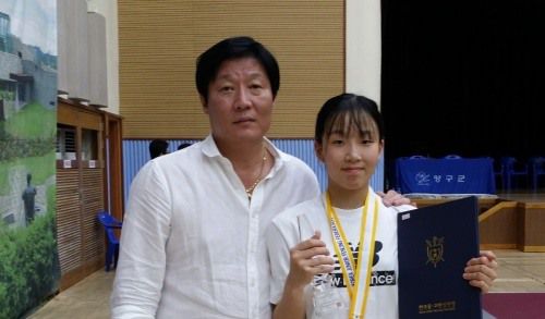 펜싱 레전드인 김영호(왼쪽)와 딸 김기연 선수.