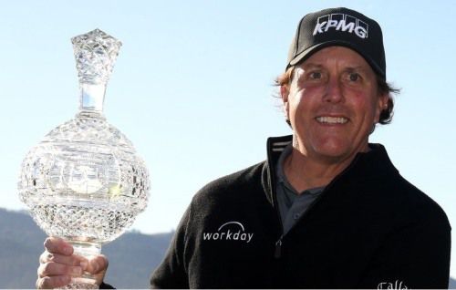 필 미켈슨이 AT&T 페블비치 프로암에서 2019년  5승째를 거뒀다.