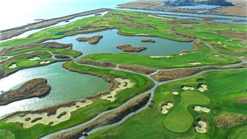 사우스링스 영암은 양잔디가 페어웨이에 깔렸고 노캐디 2인 라운드 가능한 골프 대중화의 상징적인 골프장이다.