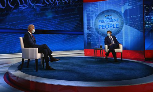 15일 필라델피아 국립헌법센터에서 열린 ABC 뉴스 타운홀 행사에 참석한 조 바이든 민주당 대선후보. 필라델피아=AFP연합뉴스