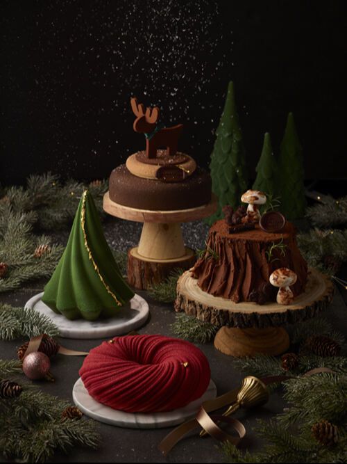 콘래드 서울의 ‘시그니처 트리’와 ‘크리스마스 리스’.