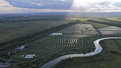 데규모 태양광 시설이 들어선 홋카이도 구시로초 습원/사진=연합뉴스