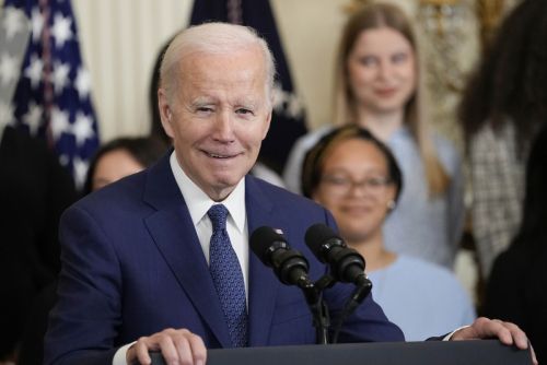 조 바이든 미국 대통령이 22일(현지시간) 백악관에서 열린 행사에 참석해 발언하고 있다. 워싱턴D.C./AP연합뉴스