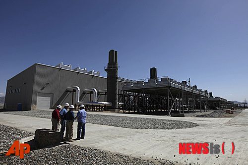 [카불=AP/뉴시스] 3억3500만달러를 투입해 건설된 타라킬 발전소의 모습. 연료비 부담을 이유로 가동률은 최대 2.2%에 불과하다. 2010.05.14.