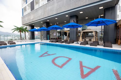 겨울방학 시즌을 맞아 오는 16일부터 2월 28일까지 5층 인피니티풀을 투숙객에 한해 무료로 개장한다. ⓒ 라마다프라자호텔