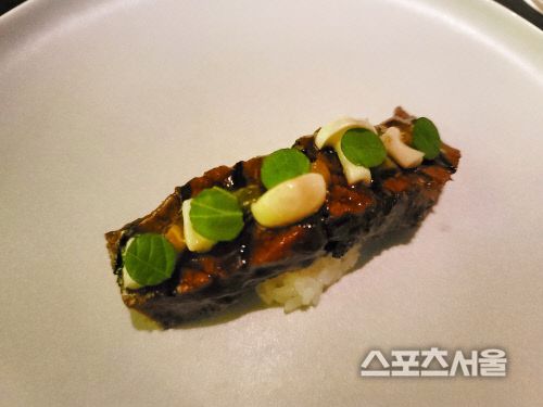 8시간 마리네이드한 갈비.