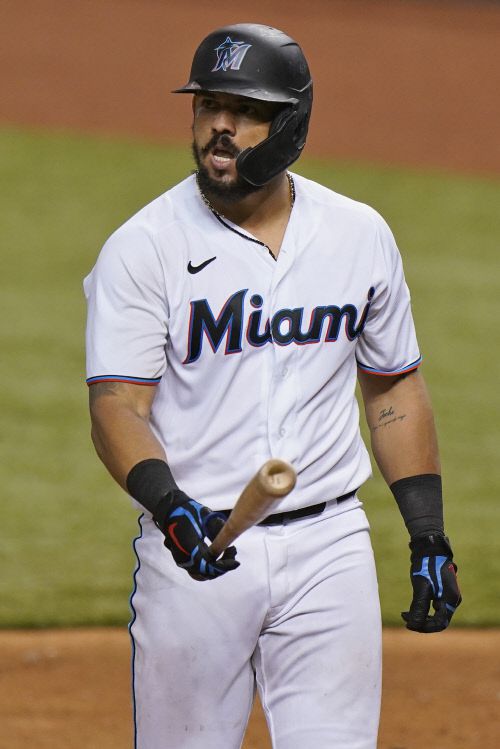 마이애미 호르헤 알파로가 3일(한국시간) 말린스파크에서 열린 토론토전에서 삼진으로 돌아선 뒤 아쉬운 표정을 짓고 있다. 마이애미(미 플로리다주) | AP연합뉴스