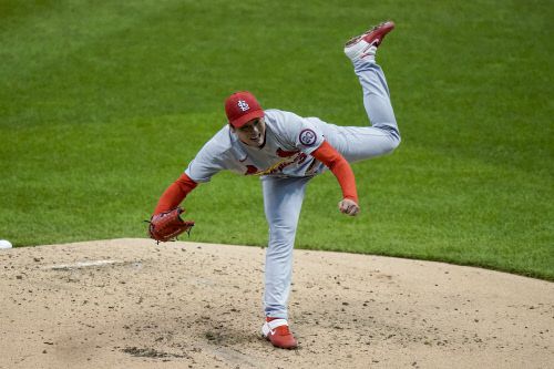 세인트루이스 김광현이 15일(한국시간) 밀러파크에서 열린 밀워키와 더블헤더 1차전에 선발등판해 역투하고 있다. 밀워키(미 위스콘신주) | AP연합뉴스