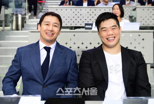 정문홍 전 대표와 김대환 대표(오른쪽) 이주상기자 rainbow@sportsseoul.com