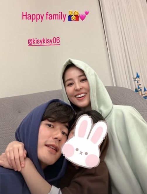 축구선수 기성용과 배우 한혜진. 출처 | 한혜진 채널