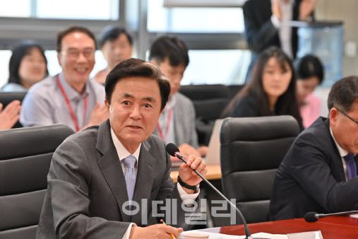 김태흠 충남지사가 충남도 회의에서 발언하고 있다. (사진=충남도 제공)