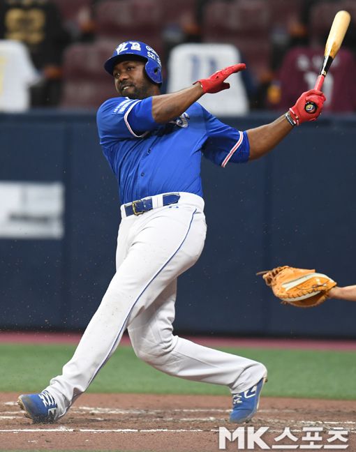 삼성 외국인 타자 피렐라가 극심한 부진에 빠졌다. 땅볼이 줄었는데 타율이 떨어지는 반대 현상을 나타내고 있다.          사진=김재현 기자