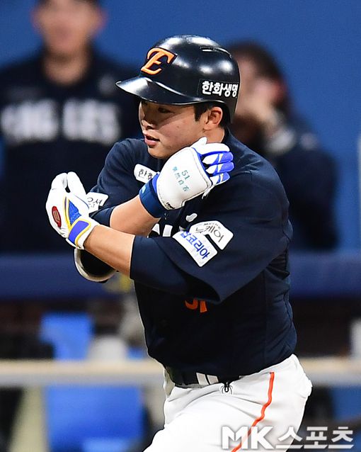 9일 고척 키움전에서 홈런을 친 뒤 기뻐하는 문현빈. 사진(고척 서울)=김재현 기자