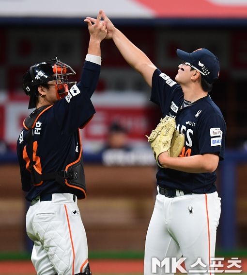 최재훈과 김서현. 사진(고척 서울)=김재현 기자