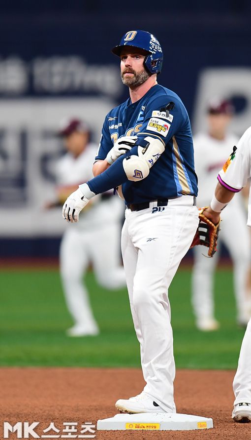 병원 응급실로 향한 데이비슨. 사진=김재현 기자