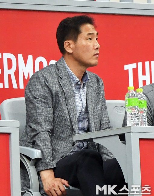 고형욱 단장은 올 시즌 사실상 실권에서 배제된 상태였다. 사진=김재현 기자