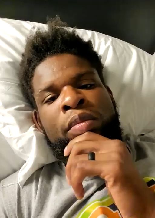 직전 UFC 라이트헤비급 공식랭킹 15위 케네디 은제추쿠가 MK스포츠와 화상 인터뷰 질문을 듣고 있다.