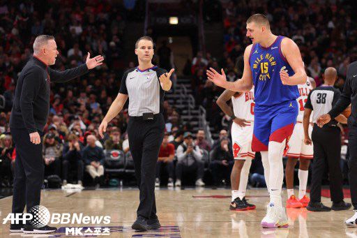 요키치는 심판에게 욕을 했다는 이유로 퇴장당했다. 사진(美 시카고)=ⓒAFPBBNews = News1